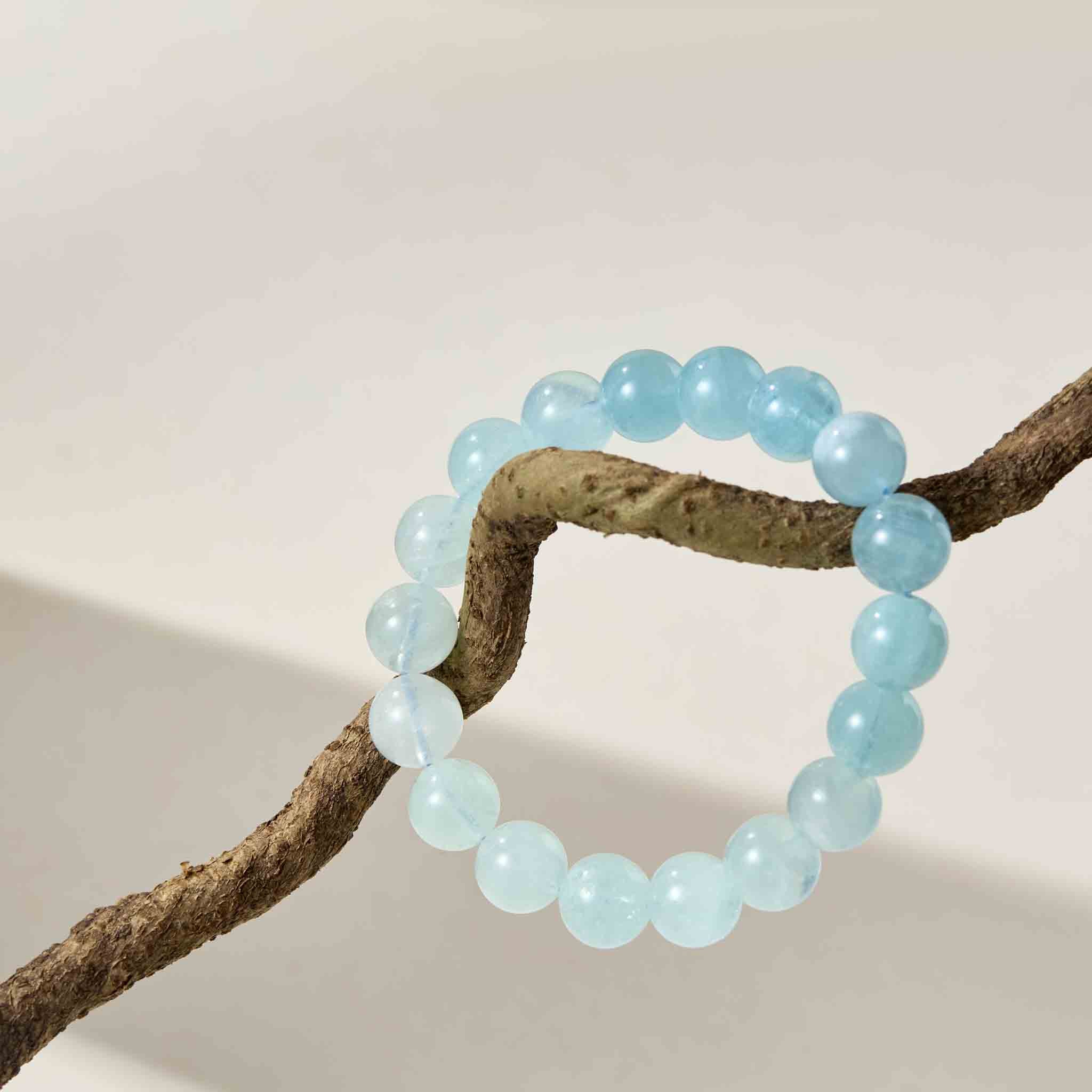 Aquamarine Meaning: The Energy of Calm Waters