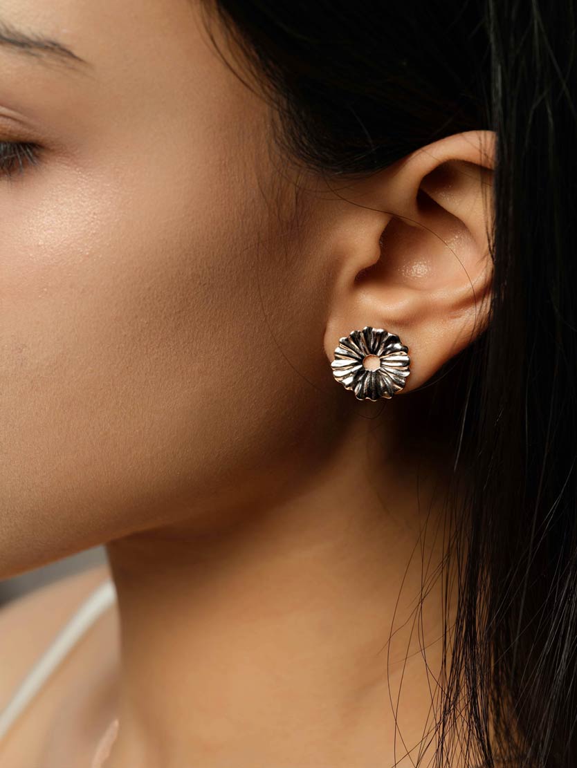 LUCE Flora Silver Studs- Dahlia
