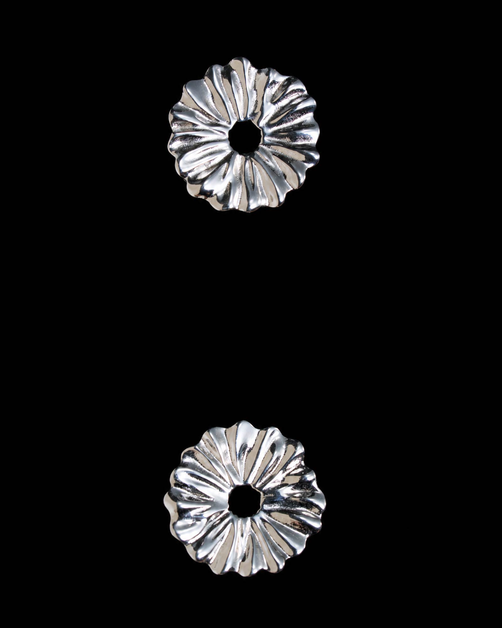 LUCE Flora Silver Studs- Dahlia